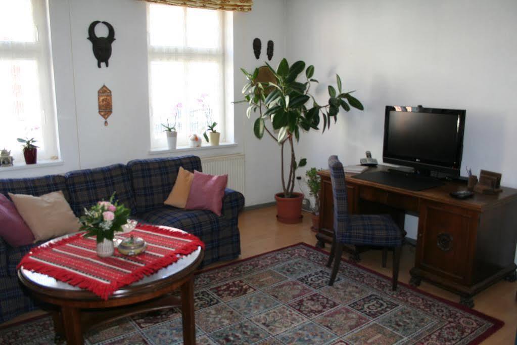 Pension Gestuet Lindenhof テンプリーン エクステリア 写真